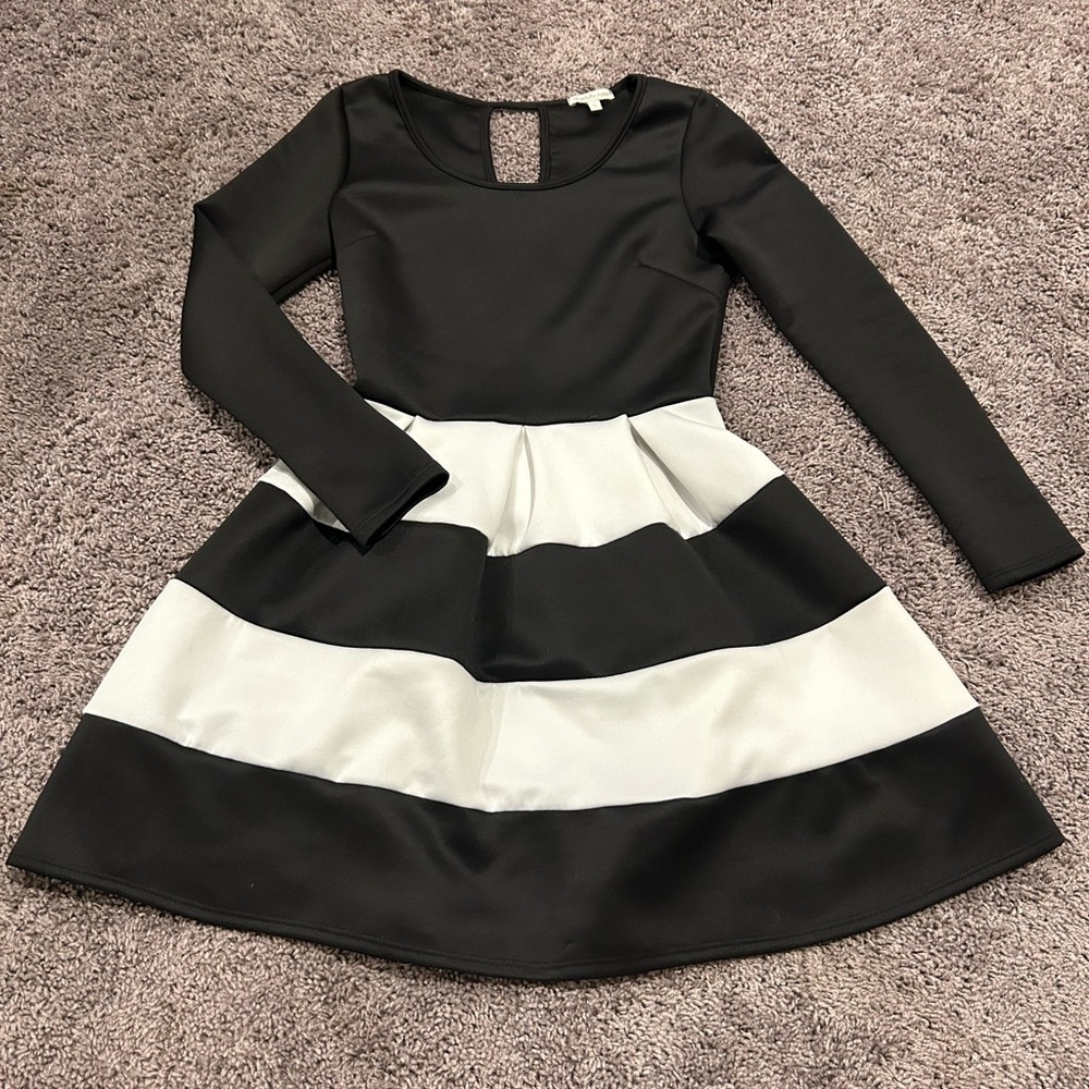 Beautiful black and white dress